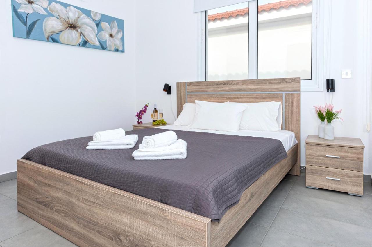 Villa Ivory - Seafront Ayía Nápa