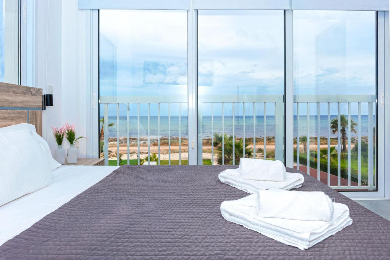 Villa Ivory - Seafront Ayía Nápa