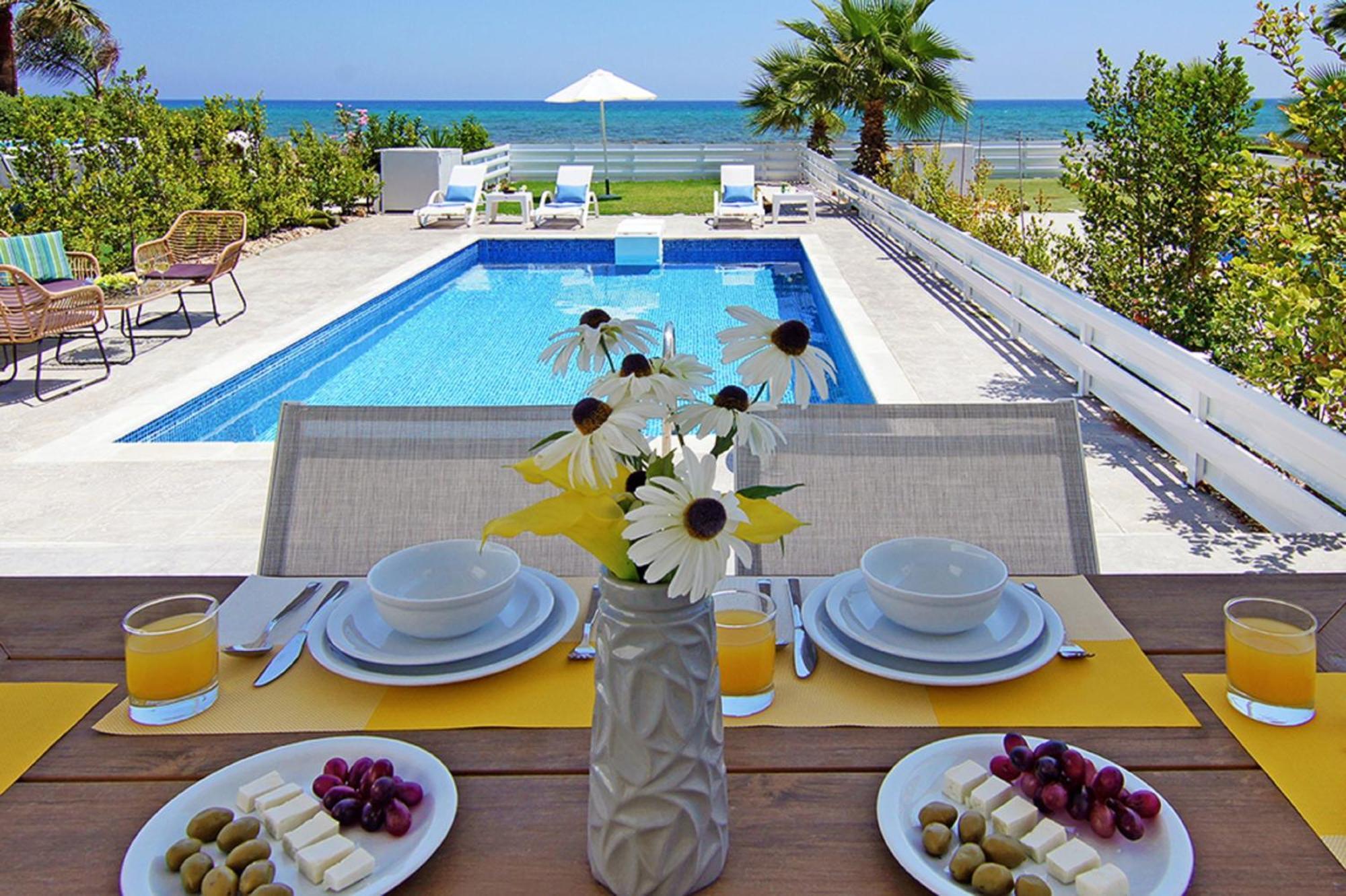 Villa Ivory - Seafront Ayía Nápa